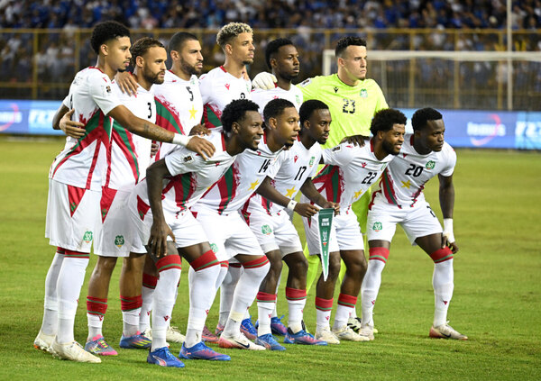 Versus / Sorprendente Surinam se ilusiona con su primera clasificación al Mundial 