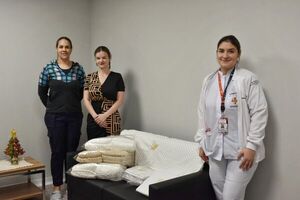 Gobernación de Itapúa entrega insumos al Hospital Regional para fortalecer la atención a madres y recién nacidos