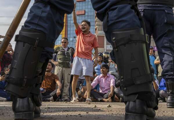 Video: Generación Z nepalí tumba al gobierno, por “Nepo Kid” y bloqueo de las redes sociales - Mundo - ABC Color