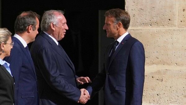 Bayrou va a presentar su dimisión a Macron que nombrará a un nuevo primer ministro