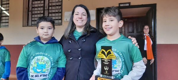 Alumnos de Campichuelo triunfan en el concurso “Ñee Ry” y representarán a Itapúa