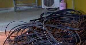 Diario HOY | Robaron 30 metros de cable de Copaco y fueron imputados por la Fiscalía