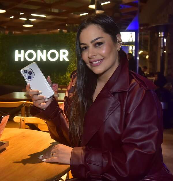 Tus fotos cobran vida en fragmentos cinematográficos con el HONOR 400, que tiene funciones increíbles de inteligencia artificial - Negocios - ABC Color