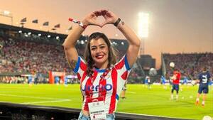 Larissa avisó que demandará a laschi que usen el título de "Novia del Mundial"
