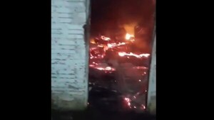 Perdió todo en un incendio y pide ayuda para levantar su casita
