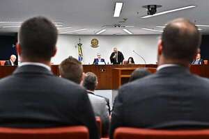 Primero de los cinco jueces vota a favor de condenar a Bolsonaro - Mundo - ABC Color