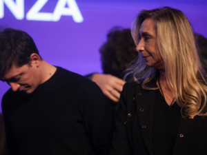 Milei prueba mesa política tras derrota