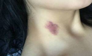 ¡Una colegiante ojepillá por un chupón y su mamá metió denuncia!