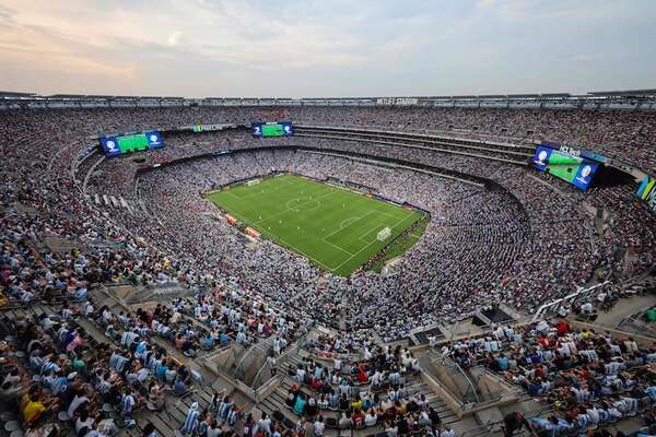 Estadios mundialistas superan límites de seguridad por el calor - Fútbol - ABC Color