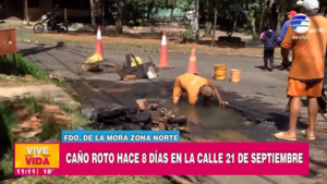 Grave desperdicio de agua y peligro en Fernando de la Mora por caño roto