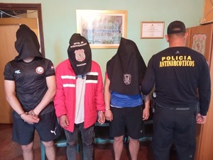 Capturan a tres presuntos robacoches y ubican vehículos en Caazapá
