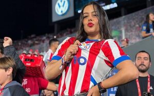 Popular / Larissa prometió mejorar su inglés para ir al Mundial