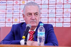 Versus / Gustavo Alfaro avisa: "Con esto para el Mundial no nos alcanza"