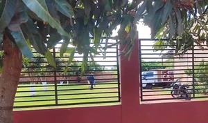 Campo 9: Intento de feminicidio acaba a los tiros y con el agresor herido