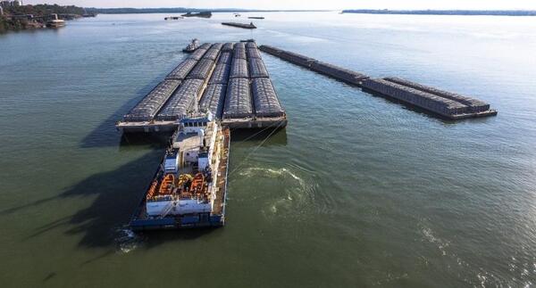 Con un metro menos de caudal, el río Paraguay mantiene operatividad fluvial