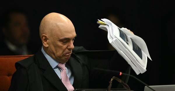 La Nación / Bolsonaro suma dos votos en contra y solo falta uno para su condena