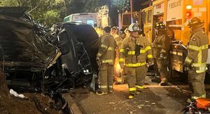 Fatal accidente en Avda. Mcal. López: joven muere tras volcar y chocar contra un árbol