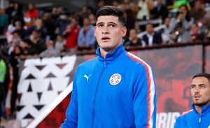 Orlando Gill y un debut satisfactorio con la Albirroja