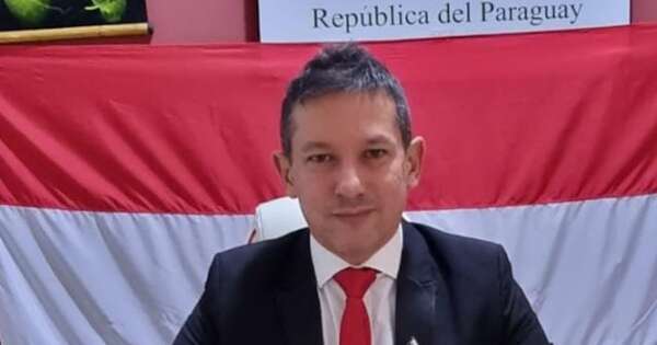 Diario HOY | “No me arrepiento”, dice fiscal que cantó la polca colorada