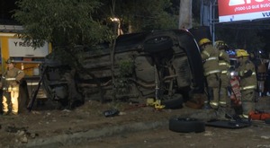 Joven muere en violento choque contra un árbol sobre Mariscal López | Unicanal