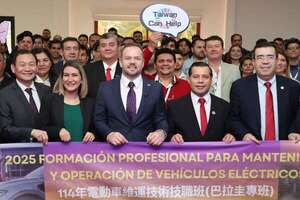 Lanzan primer curso internacional de formación en vehículos eléctricos con apoyo de Taiwán - Economía - ABC Color