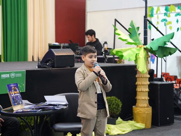 Un pequeño gigante: Emiliano Ibarra, el escritor de 11 años que ya publicó su primer libro
