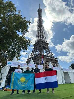 Asadito y sopa paraguaya llegan a la Torre Eiffel de París - Mundo - ABC Color