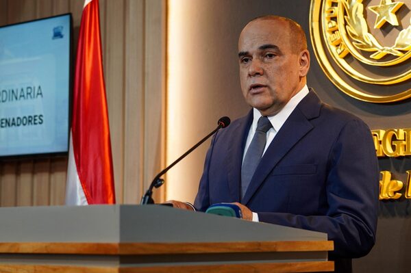 Supuesto título falso de Rivas: «Fiscalía debe demostrar en juicio la culpabilidad»