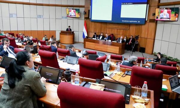 Al son de la polca del Partido Colorado recuerdan aniversario 138° de la ANR en sesión del Senado