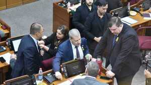 Polca pupe: Liberocartistas y transfugistas homenajearon al Partido Colorado