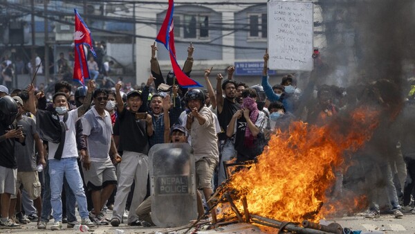 Bloquearon redes sociales y se armó una revolución