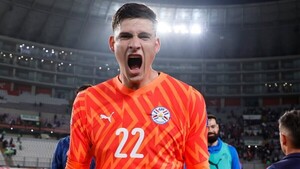 Orlando Gill deslumbra en su debut con la Albirroja