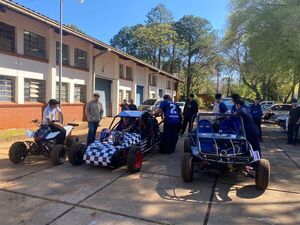 Alumnos del Colegio Técnico de Encarnación presentan vehículos eléctricos y de competición en EXPOCIENTEC