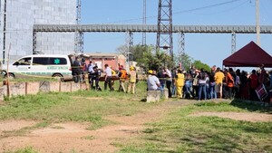 Logran rescatar el cuerpo del camionero que cayó al río Paraguay en Concepción