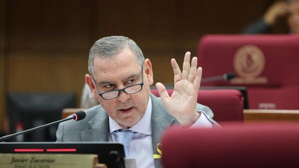 Colorados rechazan investigar a fiscal que cantó Polca Colorada con intendenta