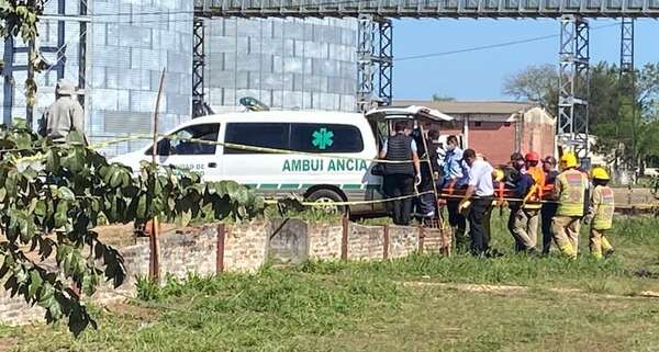 Concepción: rescatan cuerpo de chofer que cayó al río Paraguay  - Policiales - ABC Color