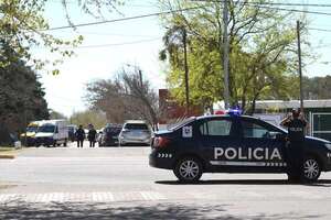 Adolescente argentina disparó un arma en colegio de Mendoza: se entrega a la Policía - Mundo - ABC Color