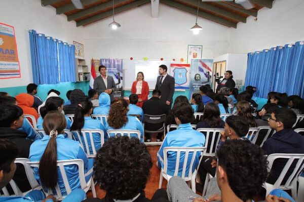 300 alumnos participaron del módulo “El Juez que Yo Quiero” en Tembiaporã