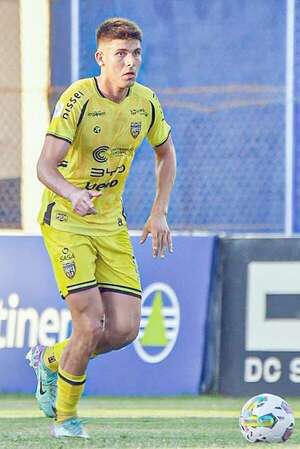 Recoleta FC: Acople del albirrojo Lucas Romero - Deportivo Recoleta - ABC Color