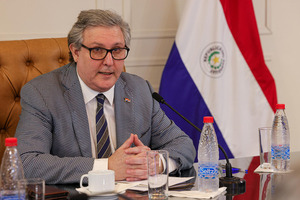 Filizzola acusa a Gustavo Leite de "servil y genuflexo"