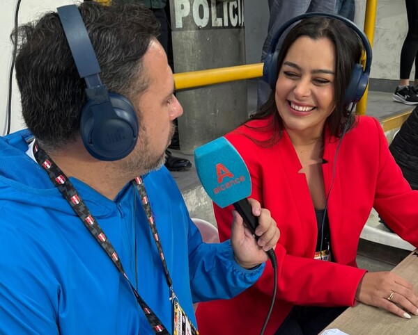 Popular / Larissa Riquelme debutó como comentarista peloteril