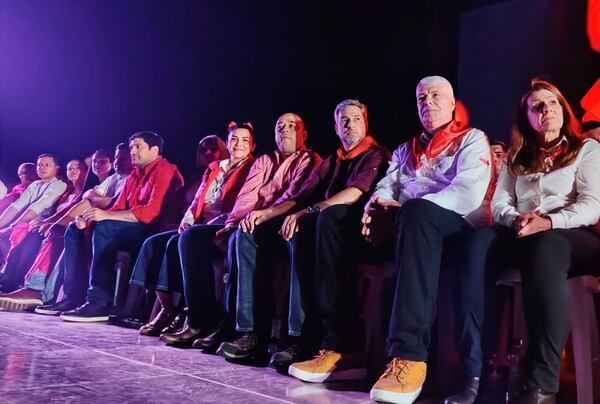 Mario Abdo: La ANR no persigue ni se arrodilla ante nadie - Política - ABC Color