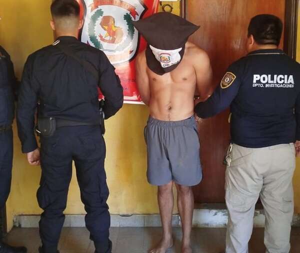 Delincuente roba auto y choca contra varios vehículos en plena huida - Policiales - ABC Color