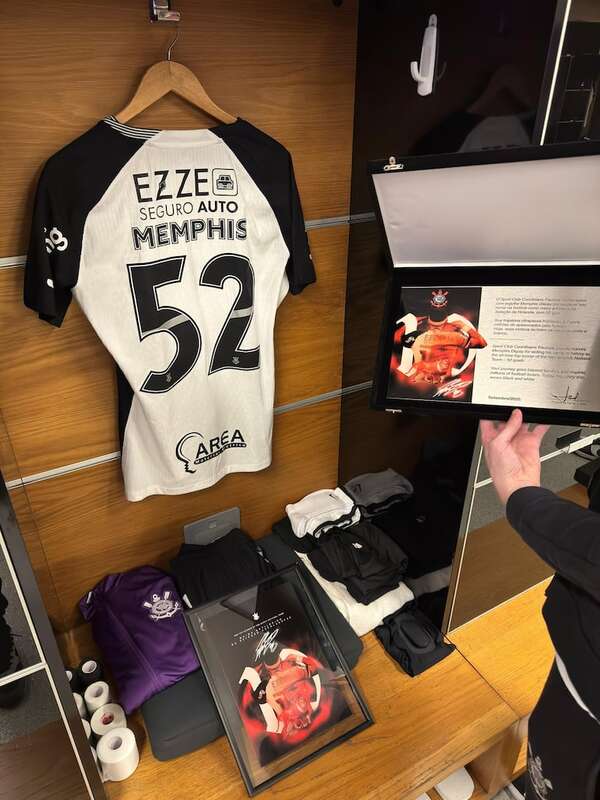 Corinthians rinde homenaje a Depay por su récord histórico con Países Bajos - Fútbol Internacional - ABC Color