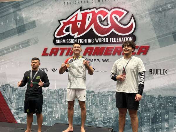 Jiu-Jitsu: Destacada labor de atletas del Área 1 en el Abu Dhabi Combat Club Open Asunción  - Polideportivo - ABC Color