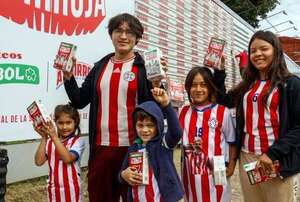 Trébol regaló 2026 packs albirró por la clasificación - Empresariales - ABC Color