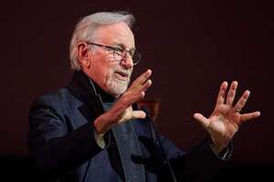 Spielberg abre exhibición de “Tiburón” y recuerda los sacrificios detrás del éxito - Cine y TV - ABC Color