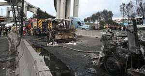 La Nación / México: explosión de camión con gas deja cuatro muertos y 90 heridos