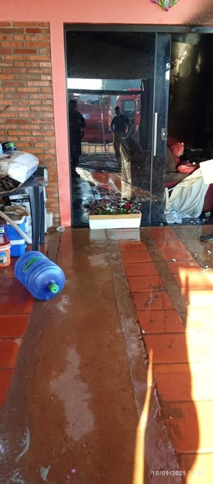 Incendio consume vivienda en barrio Santa María - Concepción al Día