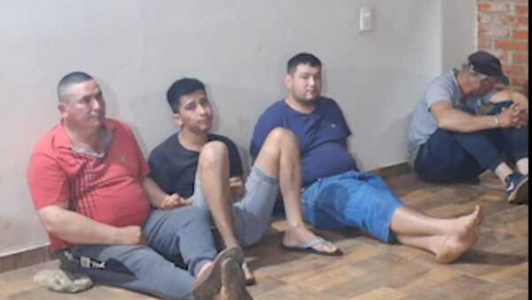 Ataque a convoy de encomiendas: Policía localiza aguantadero y detiene a más sospechosos